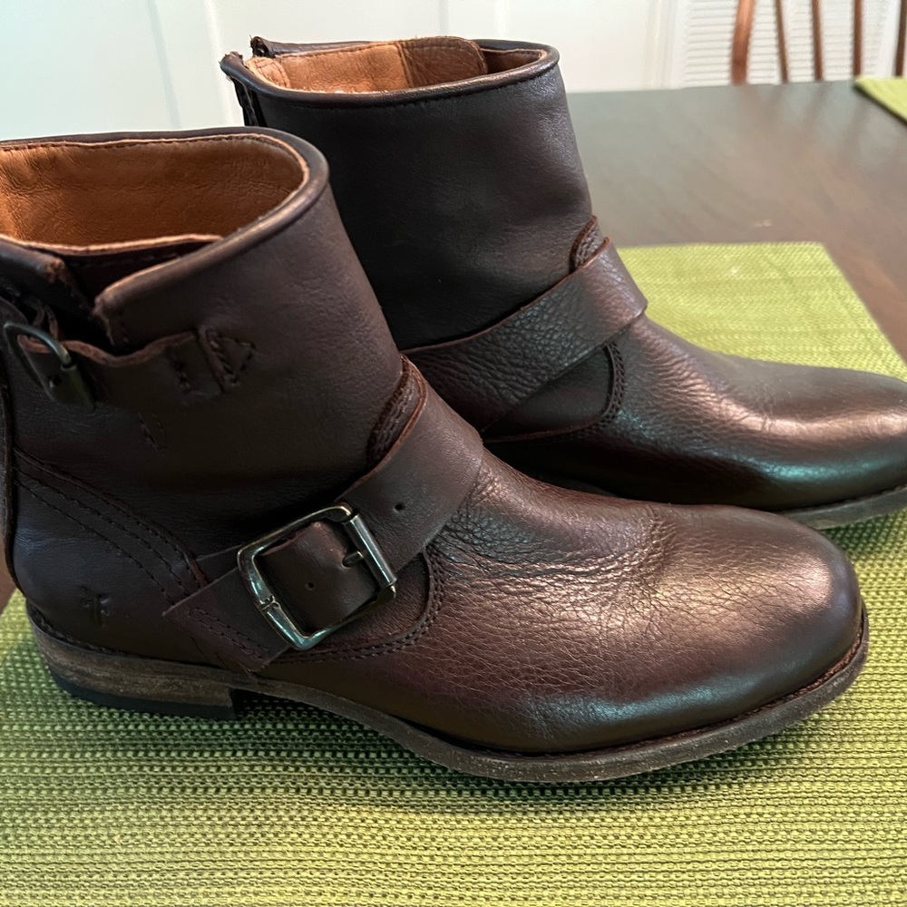 Frye Tyler Engineer Brown Ankle Boots with Buckle Strap Women’s 6B - Picture 2 of 7